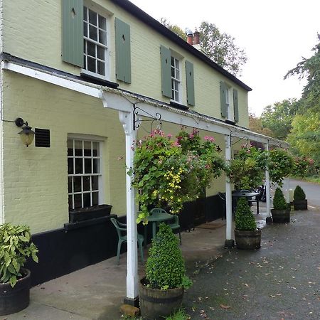 The Sun Inn Englefield Green Oda fotoğraf