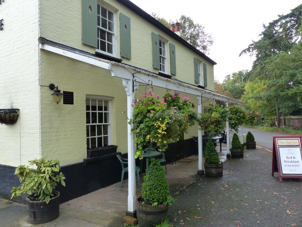 The Sun Inn Englefield Green Oda fotoğraf